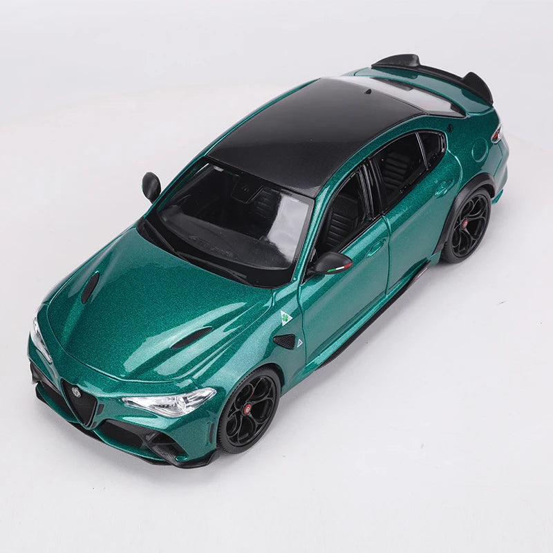 1:18 Alfa Romeo Giulia GTAm Diecast Model Car – Fully Functional Alloy Replica