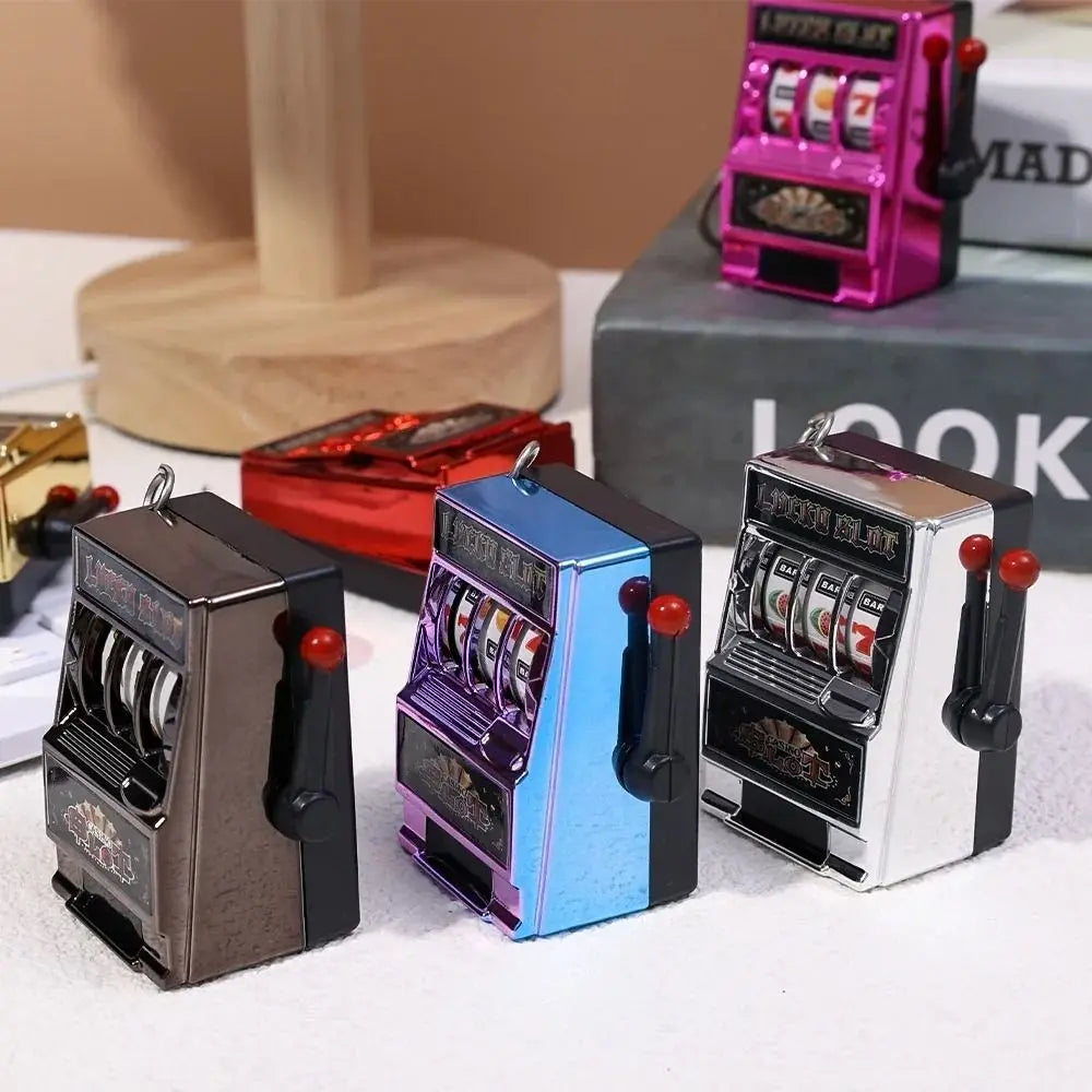 🎰✨ "LuckySpin™ Mini Slot Machine Keychain" ✨🔑