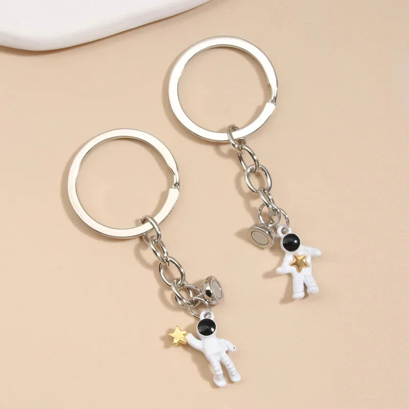 πͺ Couple Astronaut Keychain Set β For Space-Loving Souls π