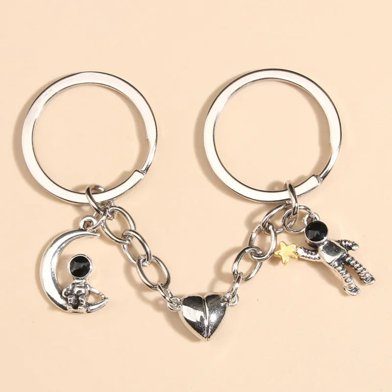 πͺ Couple Astronaut Keychain Set β For Space-Loving Souls π