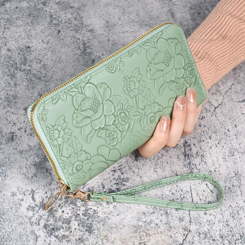 πΈβ¨ Elegant Floral Embossed Zipper Wallet β¨πΈ