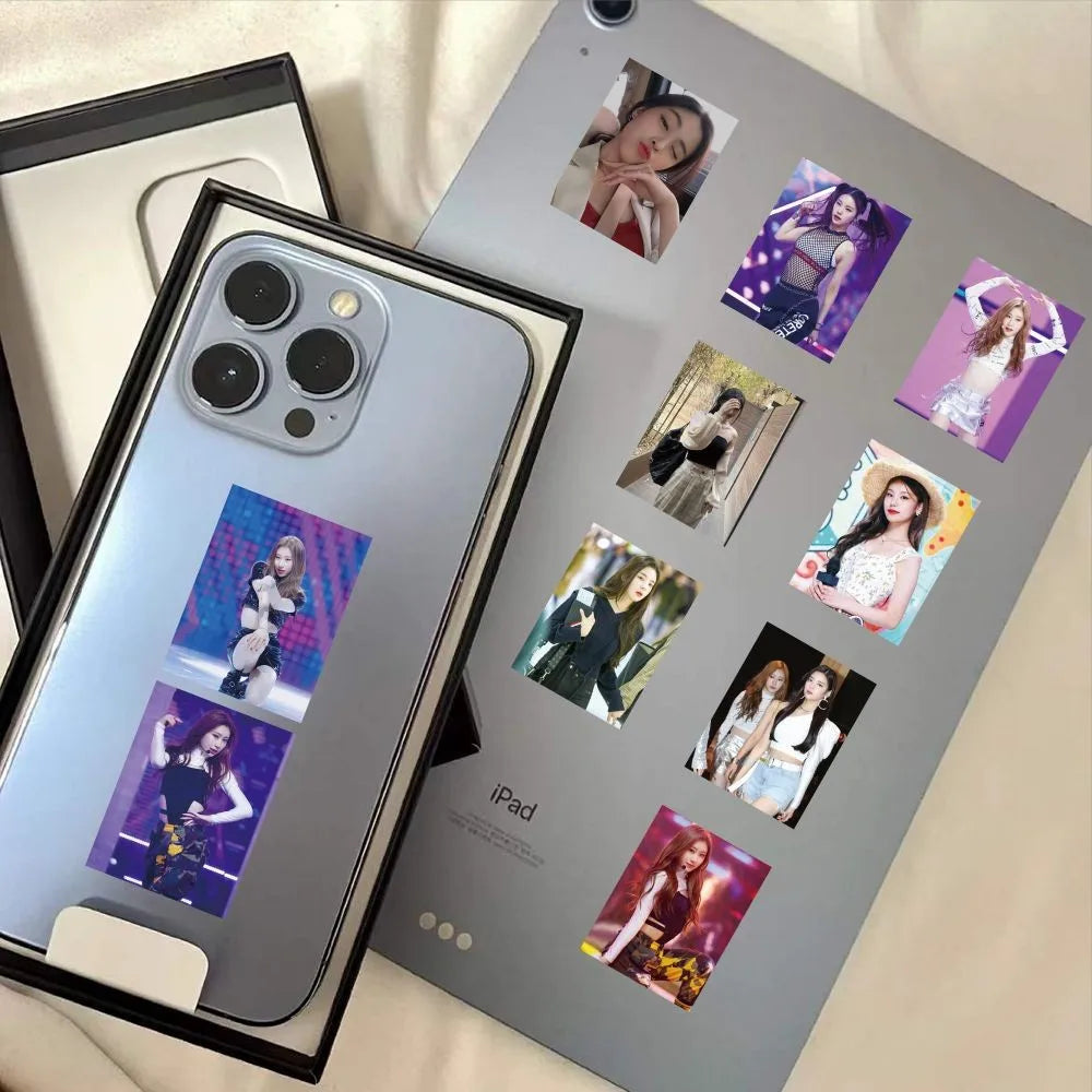 🌟 K-Pop Idol Aesthetic Photo Card Set🌟